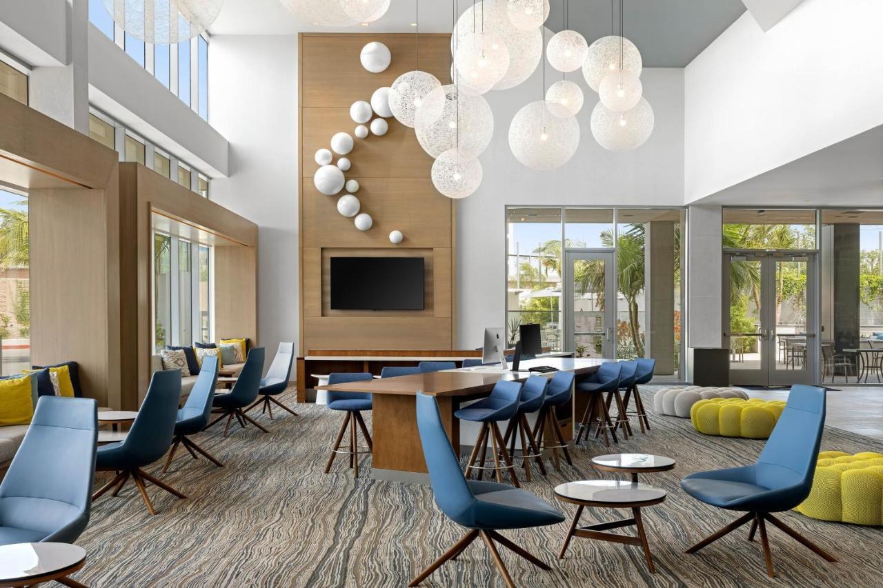 Element Anaheim Resort Convention Center Bagian luar foto