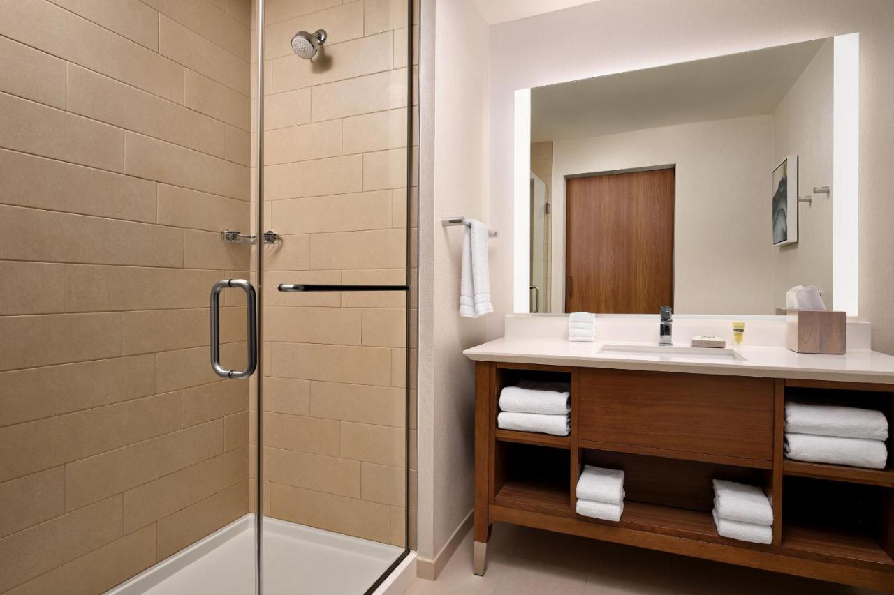 Element Anaheim Resort Convention Center Bagian luar foto