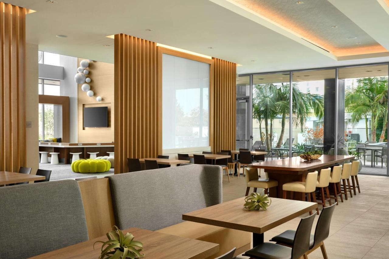 Element Anaheim Resort Convention Center Bagian luar foto